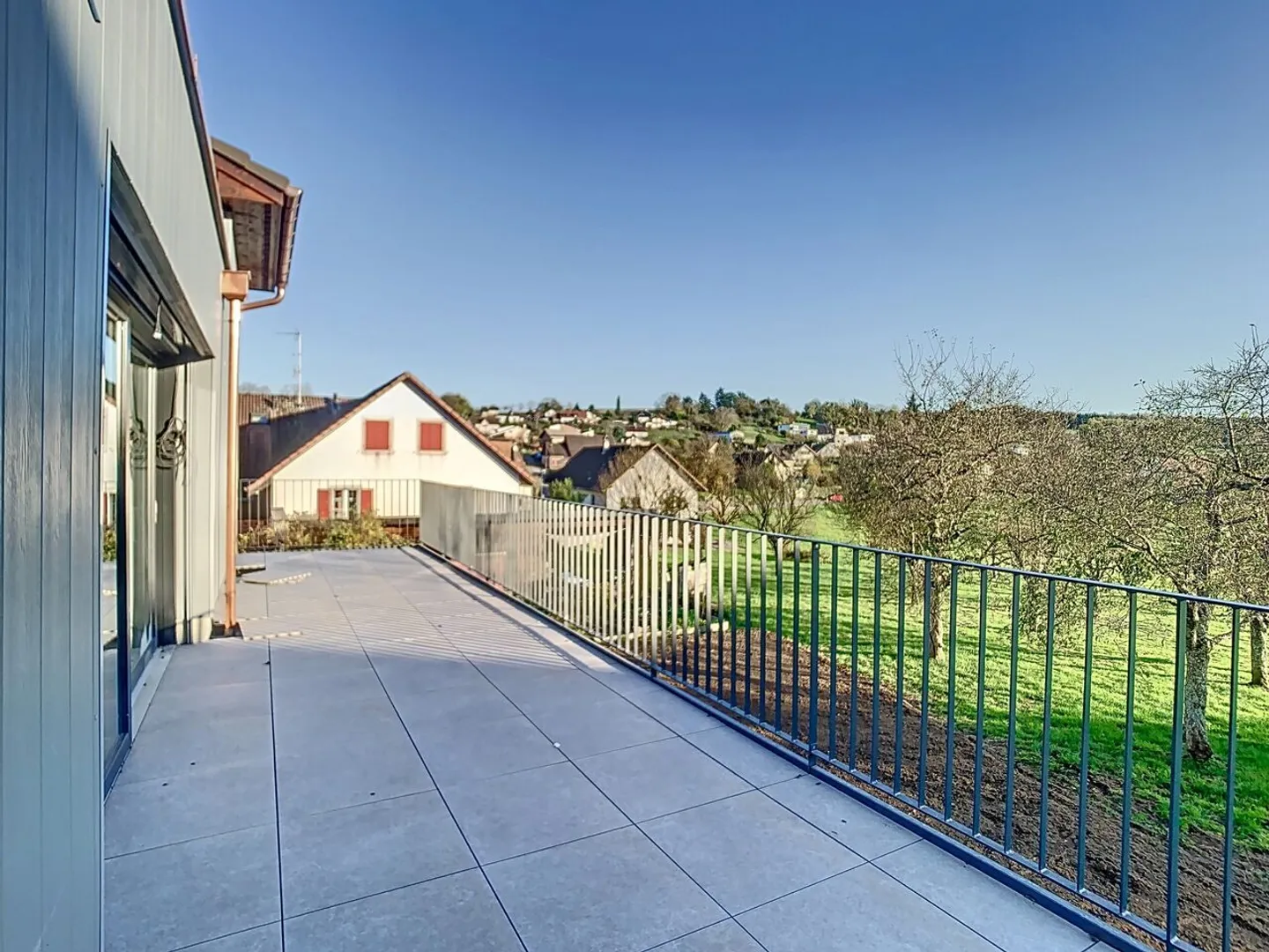 3.5 Room Apartment - Photo 1 of 13