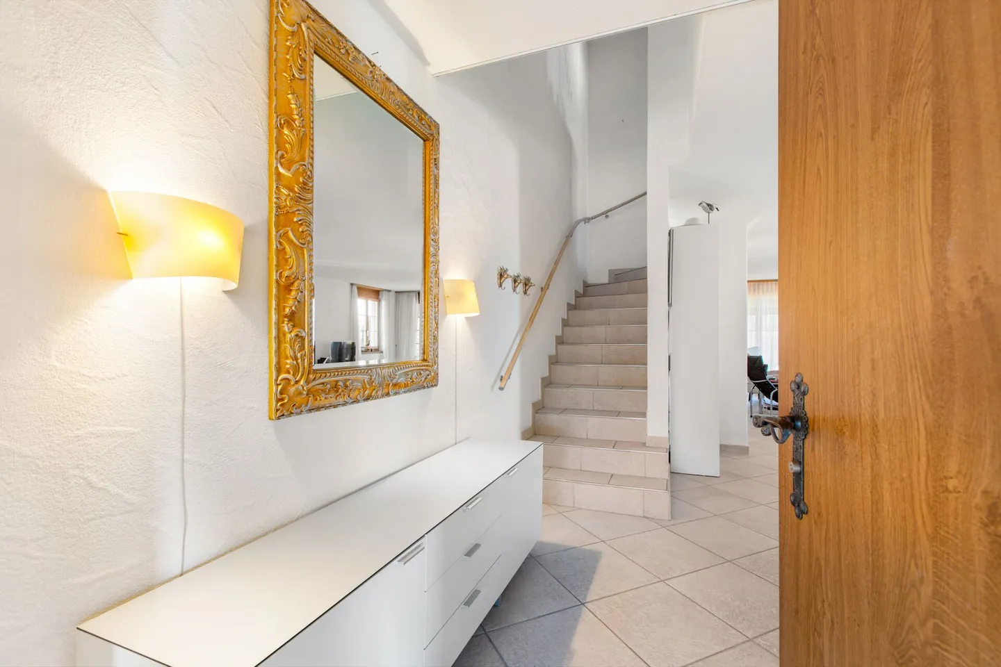 Centrale con vista sul verde! - Foto 3 di 12