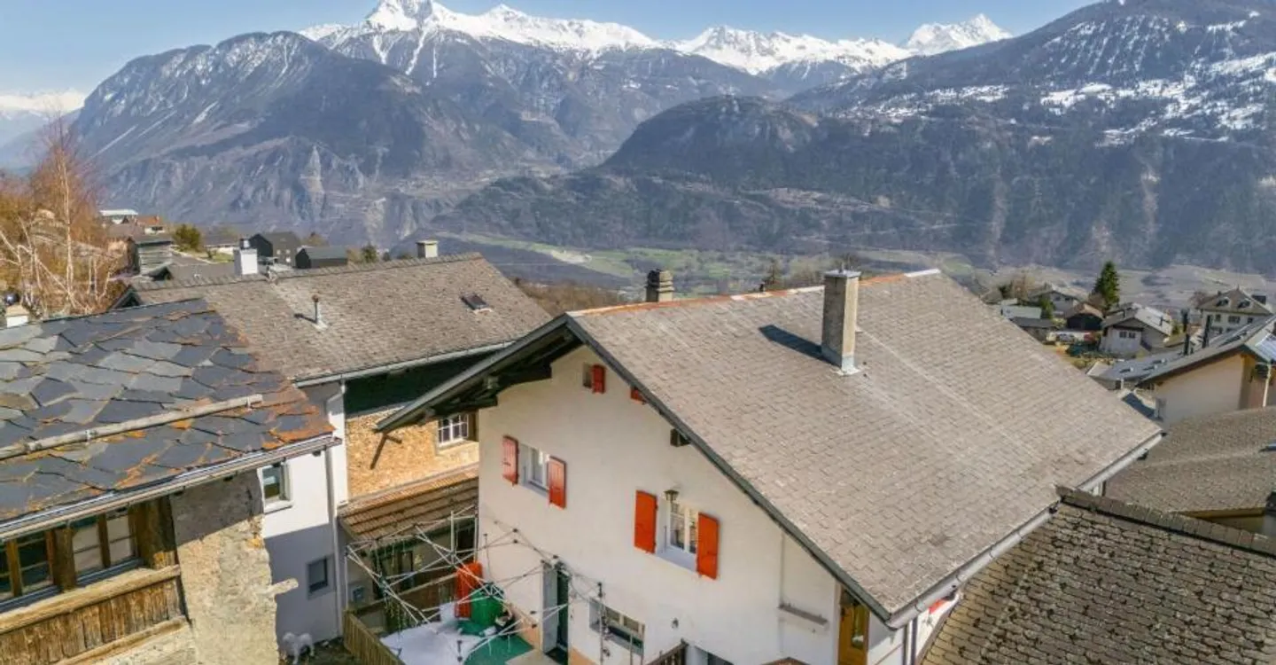 Sunny apartment with balcony and view of the Alps - Photo 8 of 11