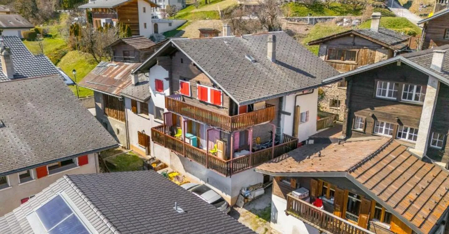 Sunny apartment with balcony and view of the Alps - Photo 9 of 11