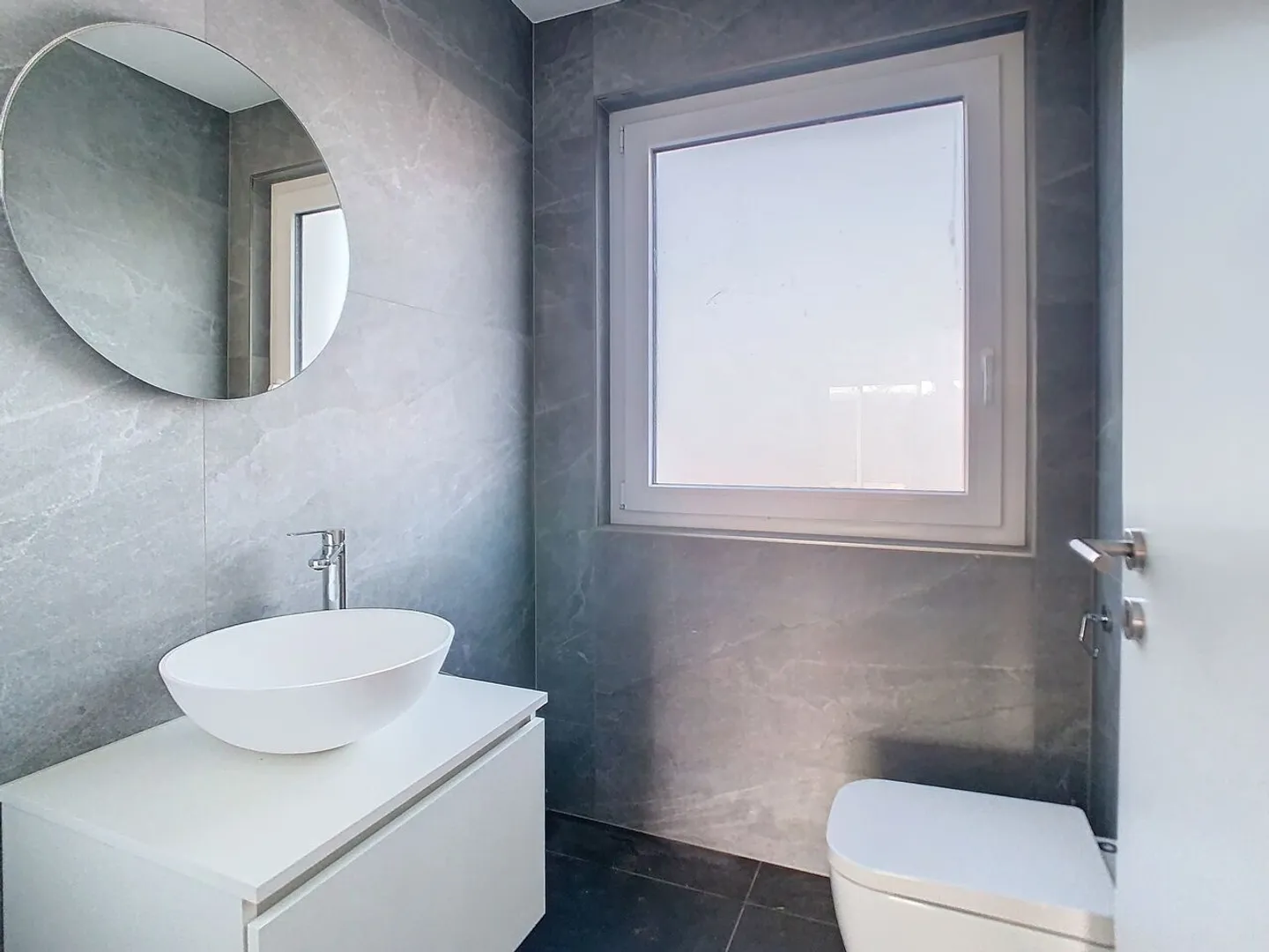 3.5 Room Apartment - Photo 3 of 13