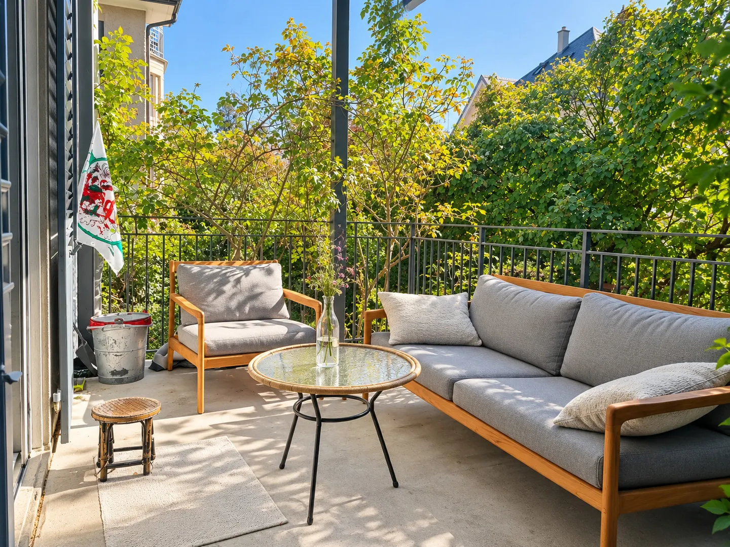 Bright Apartment with Garden - Photo 8 of 10