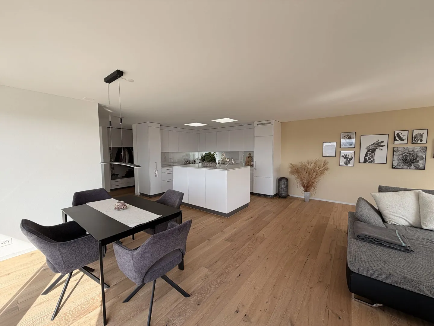 Belle appartement en terrasse en attique à louer dans un emplacement central mais verdoyant - Photo 3 sur 12