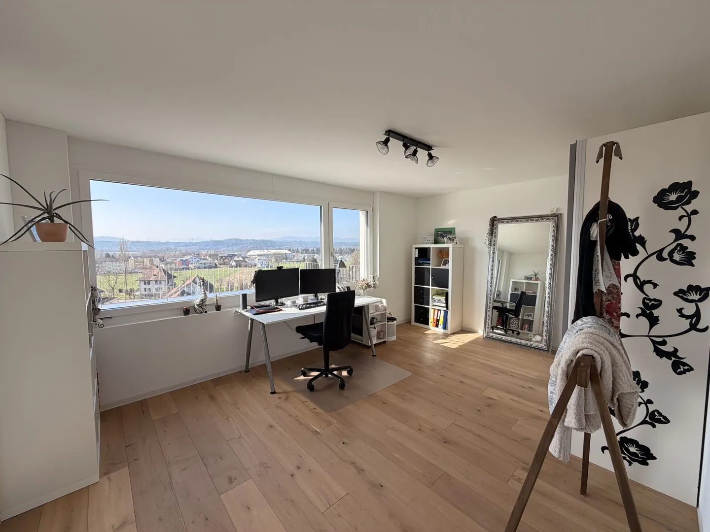 Belle appartement en terrasse en attique à louer dans un emplacement central mais verdoyant - Photo 5 sur 12