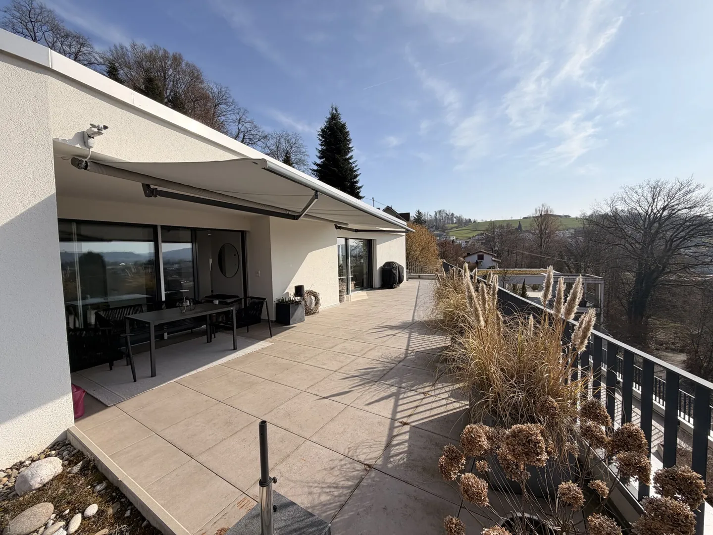 Belle appartement en terrasse en attique à louer dans un emplacement central mais verdoyant - Photo 9 sur 12