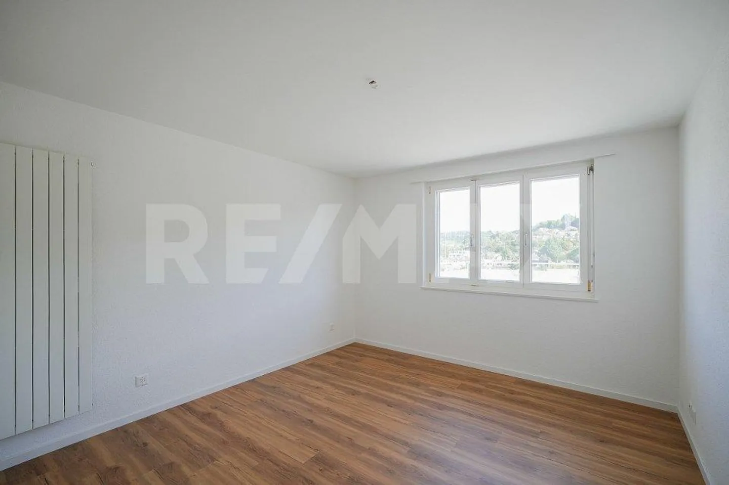 Mitten in Frick: 3.5 Zimmer-Wohnung mit herrlicher Dachterrasse - Foto 3 von 10