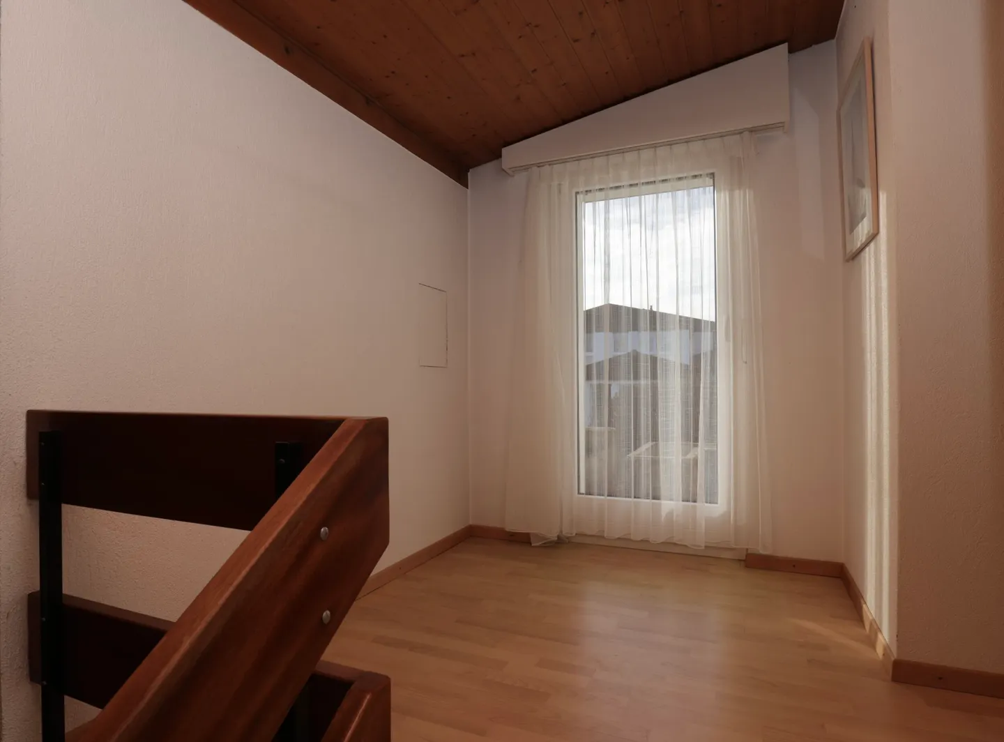 Charming Family Home with View - Photo 10 of 13