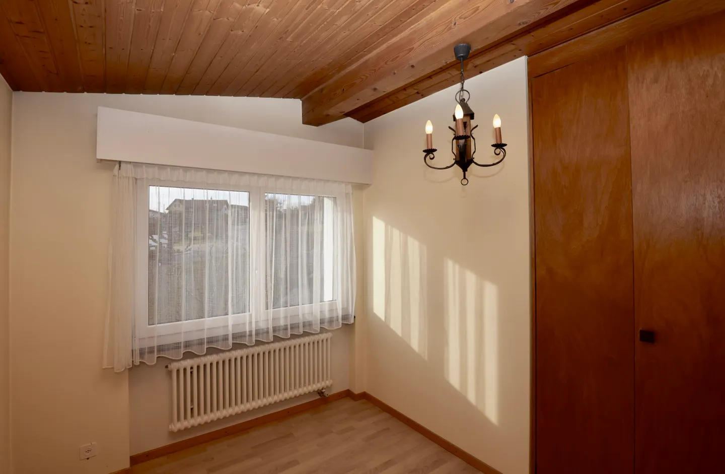 Charming Family Home with View - Photo 11 of 13