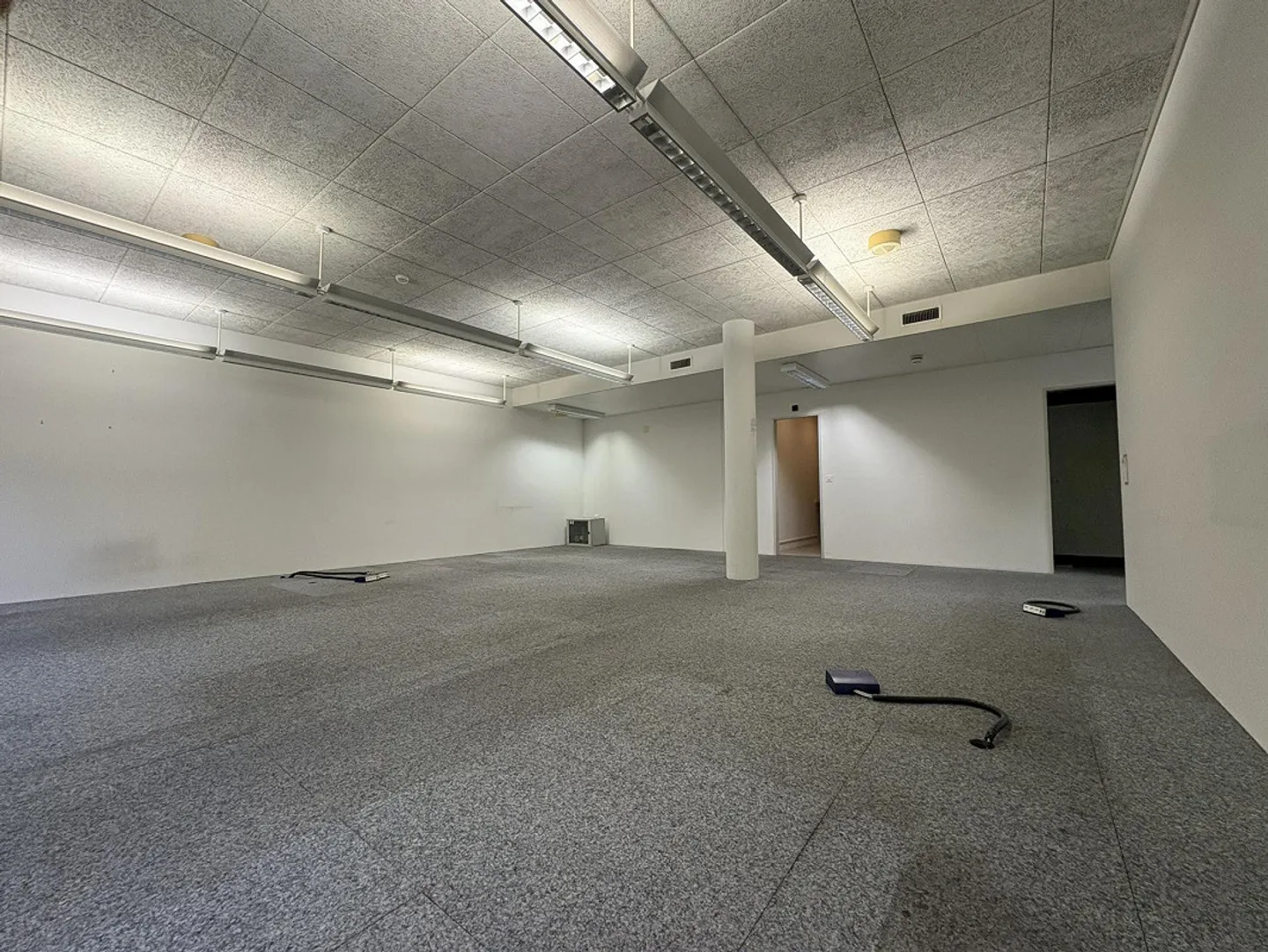 Spazi per uffici - climatizzati - con pavimenti sopraelevati - Foto 8 di 11