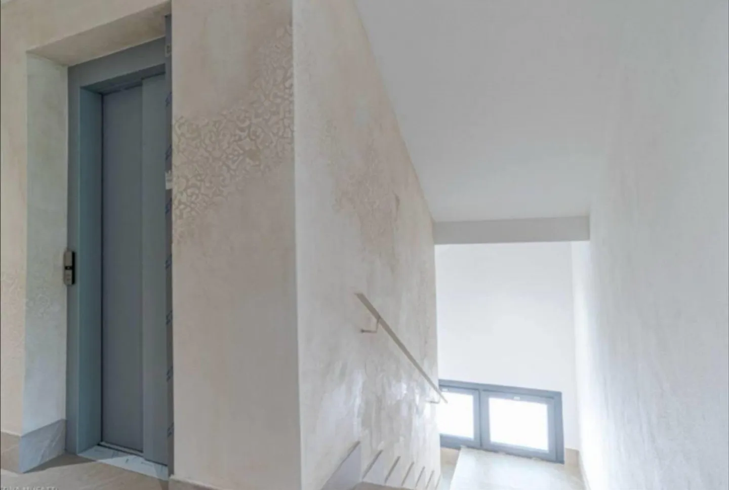 MODERNO APPARTAMENTO 3.5 LOCALI CON AMPIA TERRAZZA - Foto 6 di 7