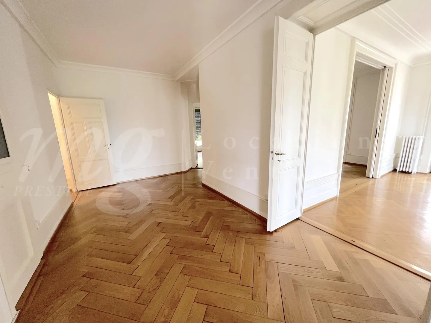 MAGNIFICENT HAUSSMANN APARTMENT WITH 10 ROOMS - 260 m2 - NEAR RUSSIAN CHURCH - Photo 6 of 10
