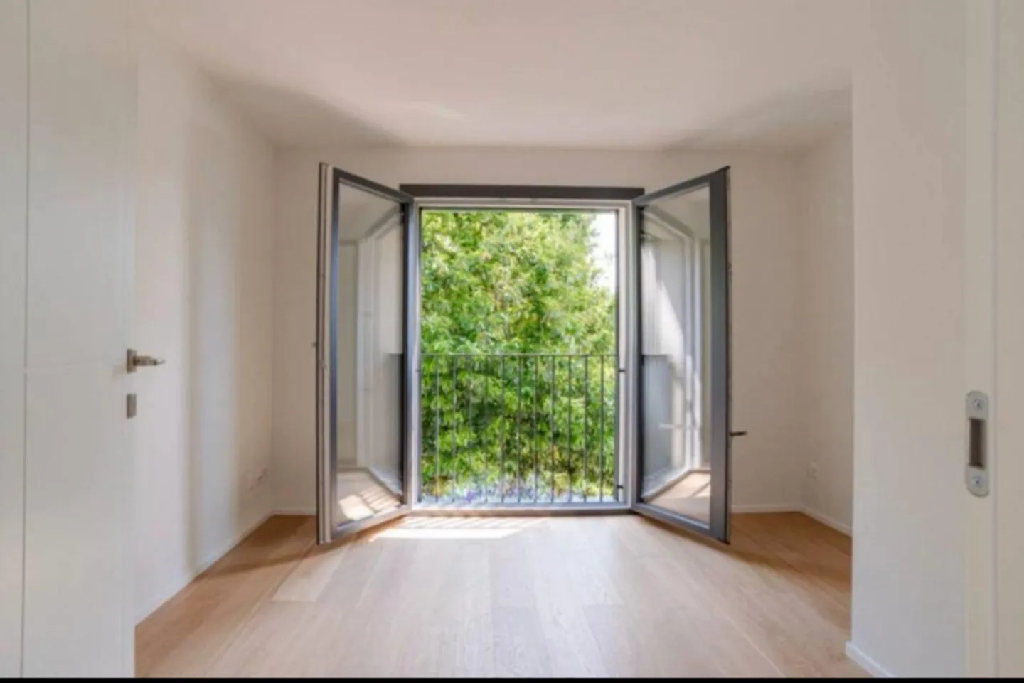 MODERNO APPARTAMENTO 3.5 LOCALI CON AMPIA TERRAZZA - Foto 3 di 7