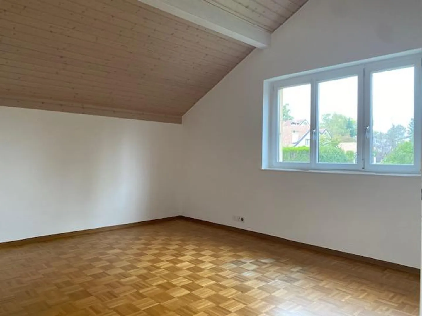 Ampia Casa Familiare a Mies - Foto 7 di 9