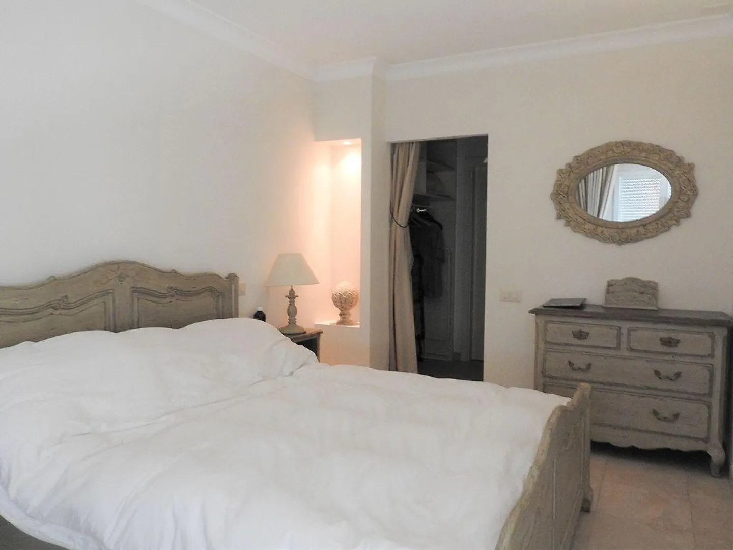 Magnificent furnished 2.5-room apartment with terrace facing the lake - Photo 7 of 8