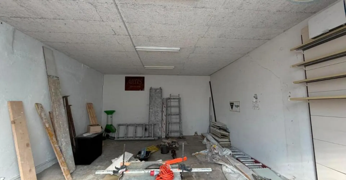 Spazio di stoccaggio centrale - Foto 2 di 4