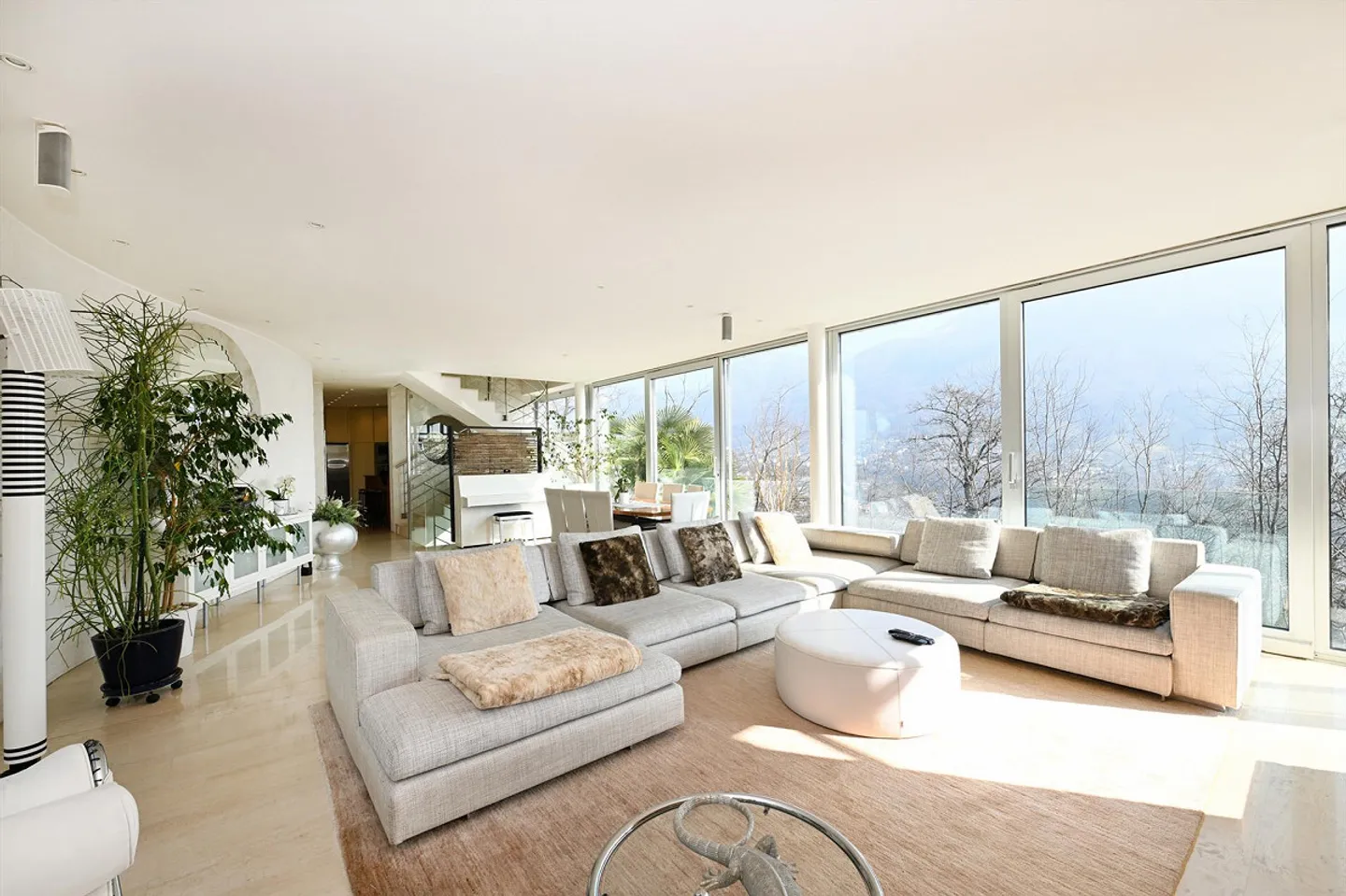 Villa panoramica esclusiva in stile design - Foto 2 di 17