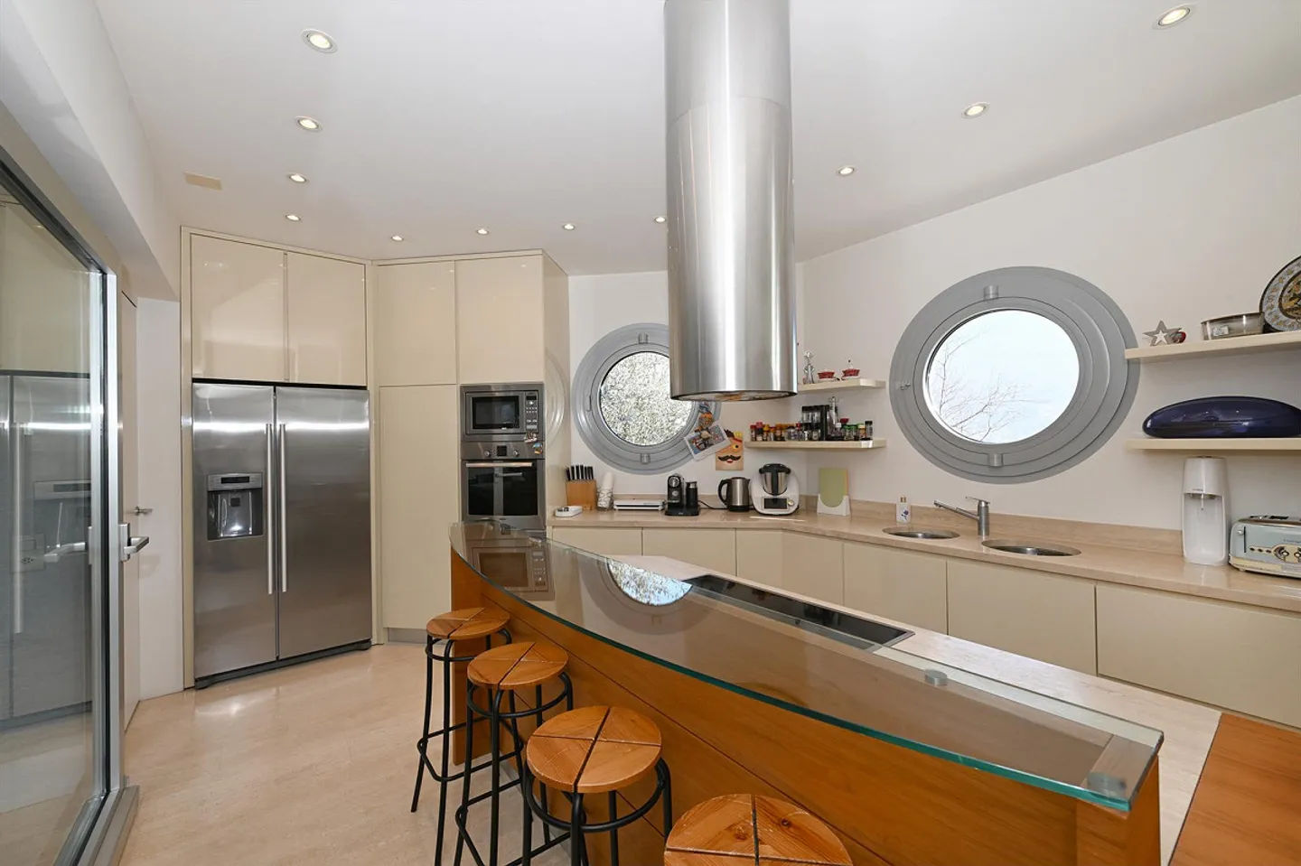 Villa panoramica esclusiva in stile design - Foto 4 di 17