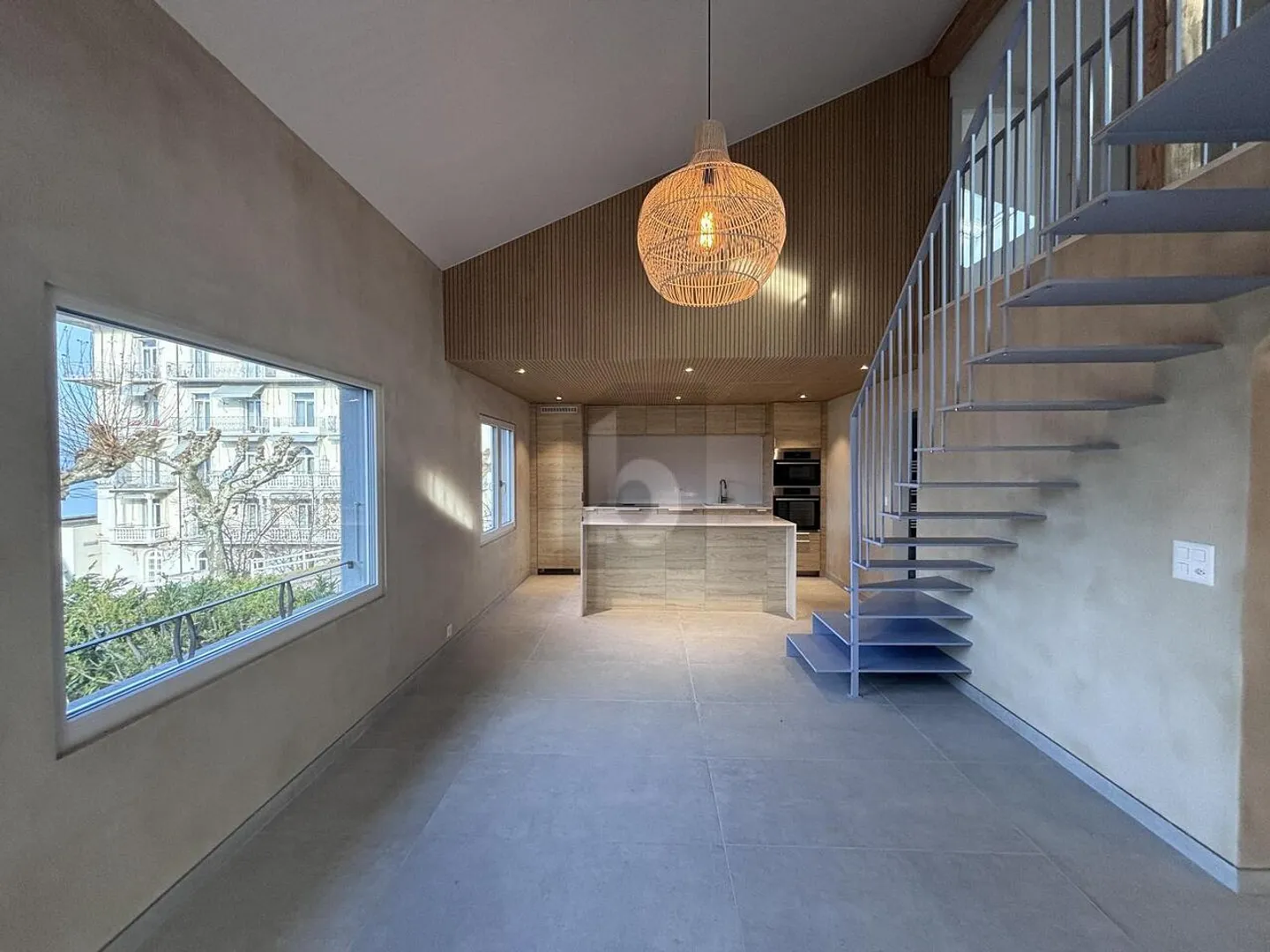 RENOVATED, STUDIO & UNIQUE VIEW - Photo 2 of 5