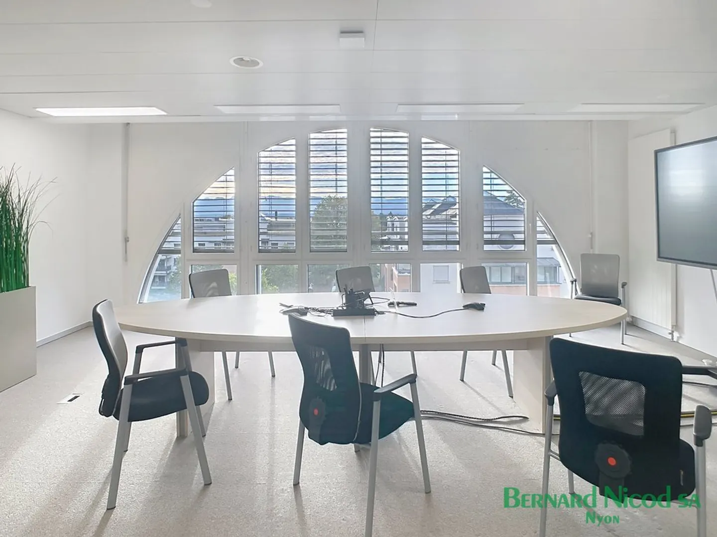 Spacious Office Space in Nyon - Photo 1 of 7