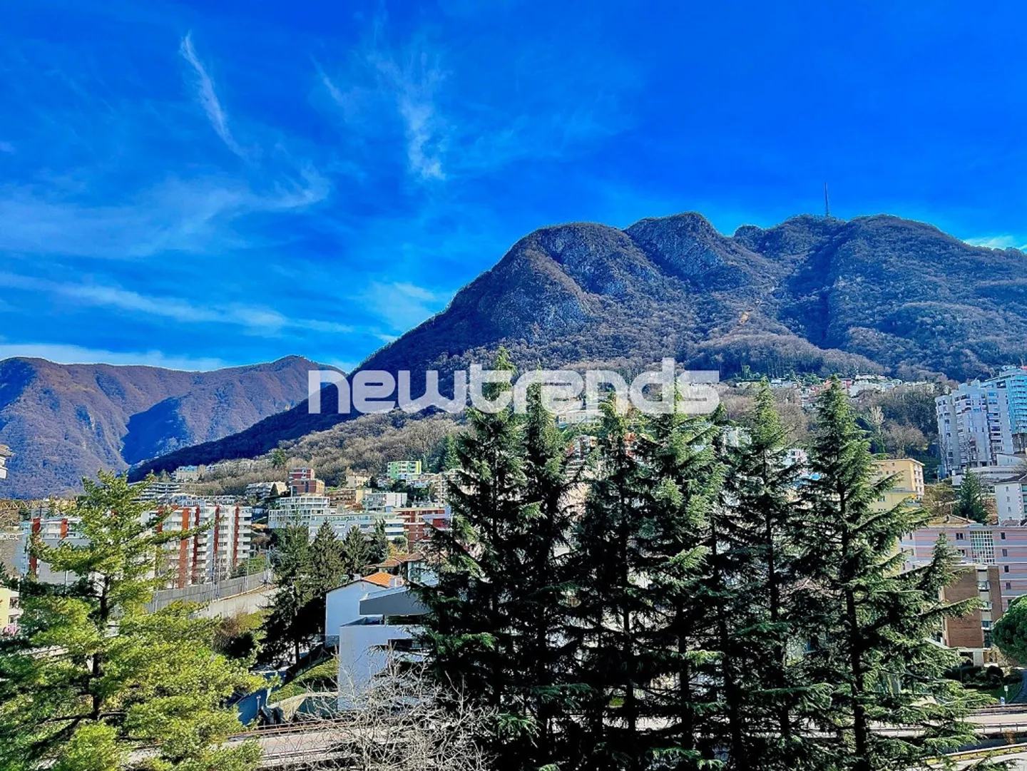 Lugano, 3.5 pièces entièrement rénovés dans un emplacement privilégié - Photo 3 sur 12