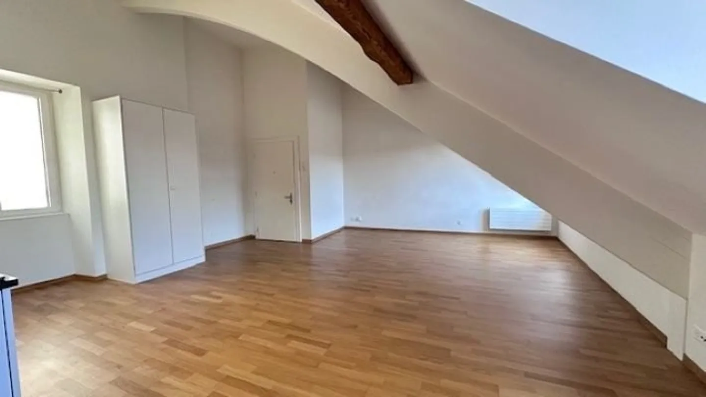 Modern accommodation in the city center - Photo 4 of 5