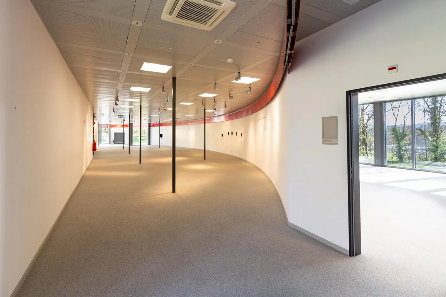 Attraente spazio commerciale in affitto a Böttstein - Foto 3 di 16