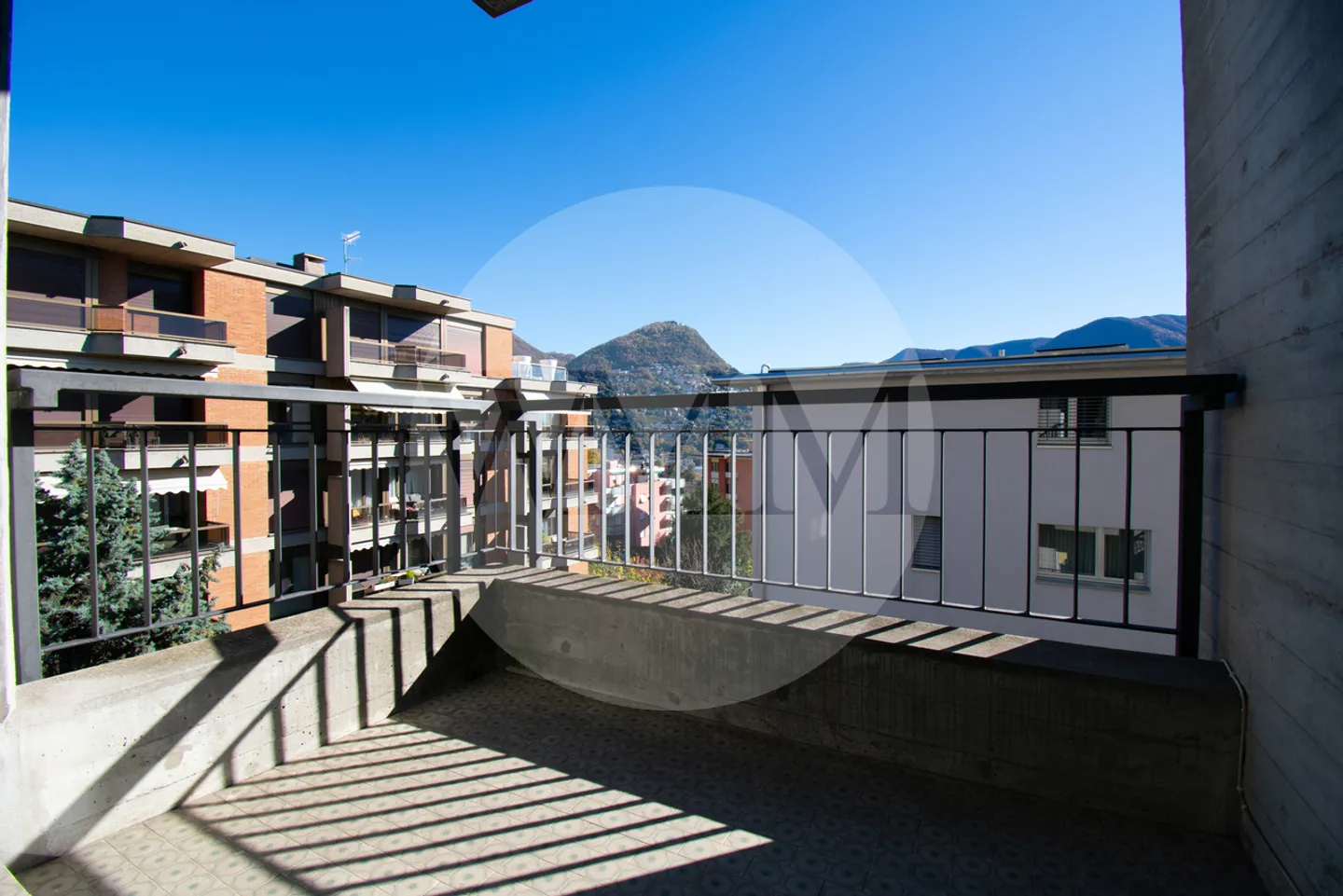 LUMINEUX 2.5 PIÈCES À MASSAGNO - Photo 7 sur 8