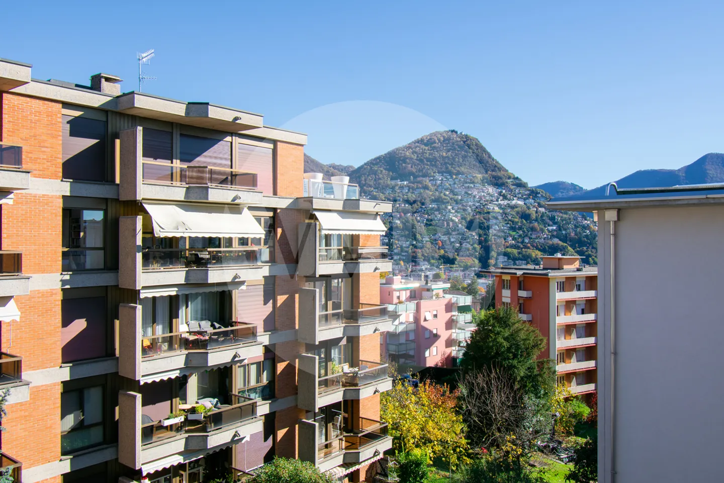 LUMINEUX 2.5 PIÈCES À MASSAGNO - Photo 8 sur 8