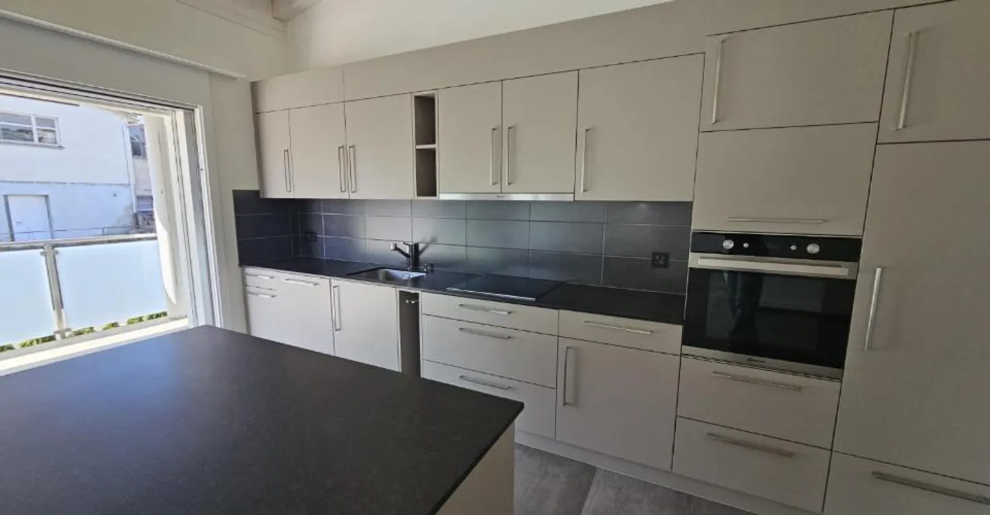 Charming 3.5 Room Apartment - Photo 1 of 13