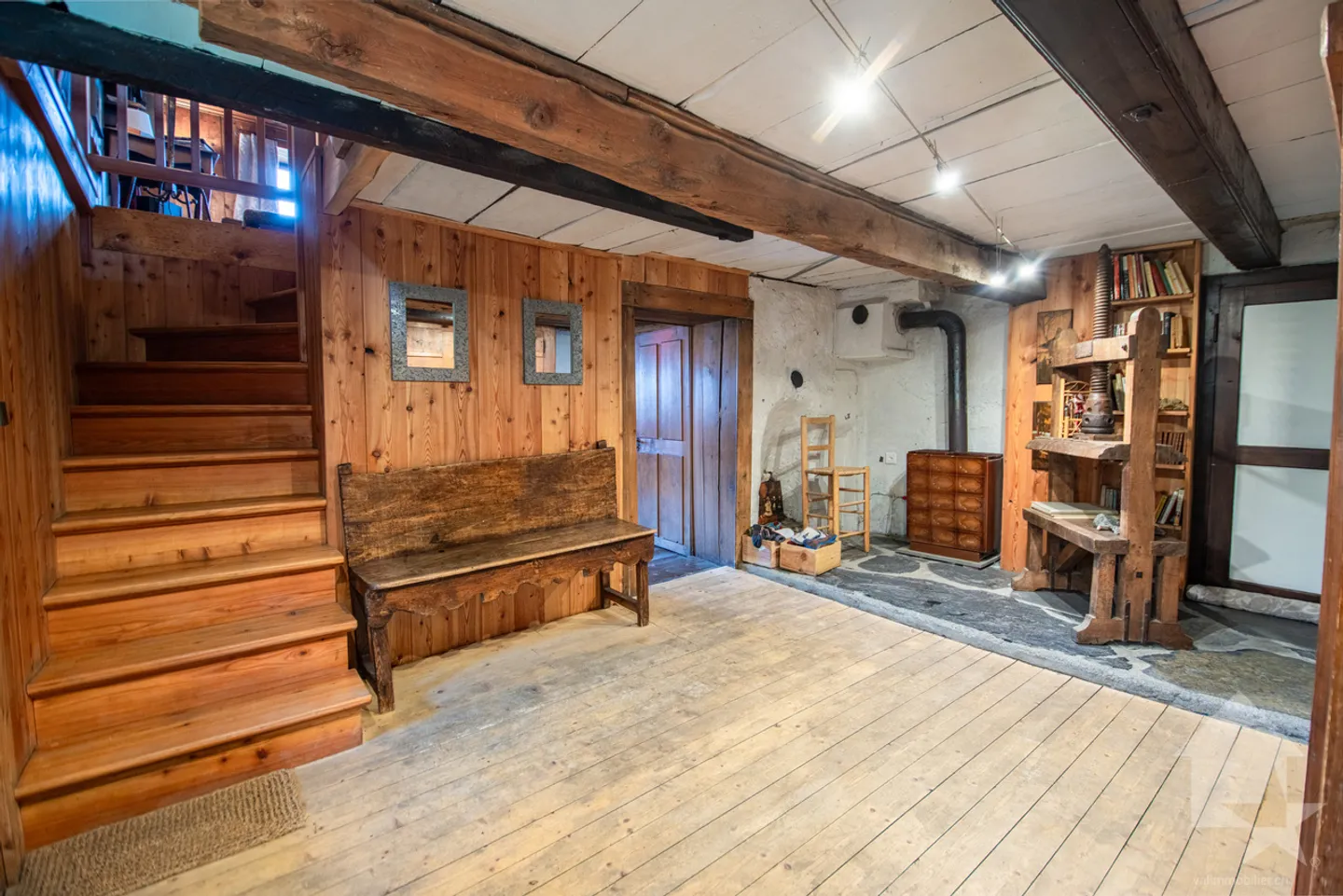 Detached house of 170 m² on a plot of 1,000 m² - Photo 4 of 21