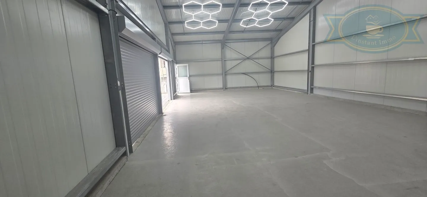 Versatile Commercial Space - Photo 2 of 5