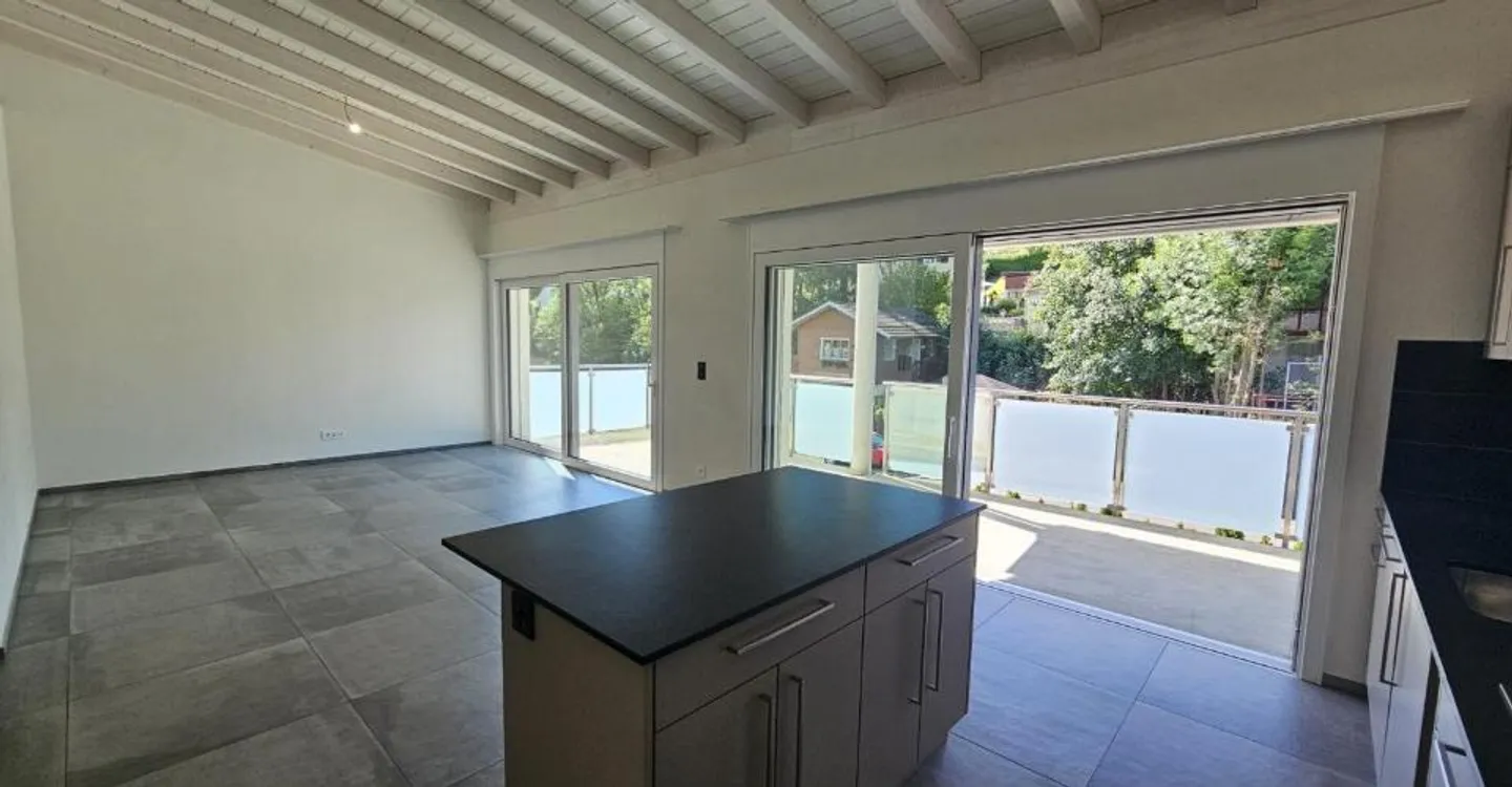 Charming 3.5 Room Apartment - Photo 4 of 13