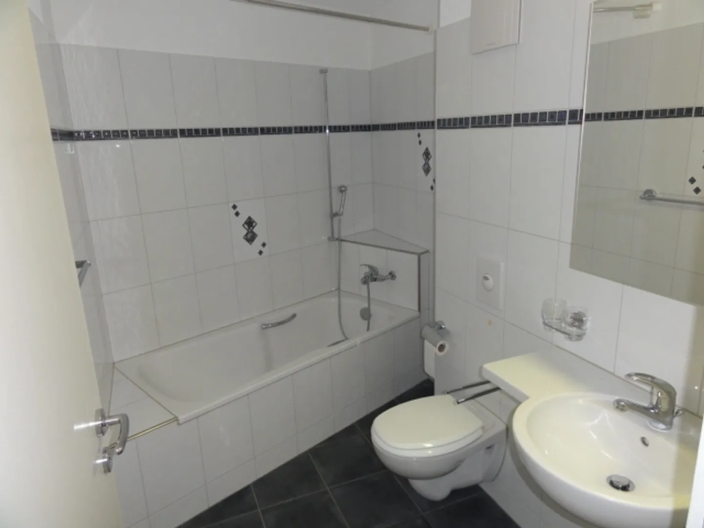 Moderne. Lumineux. Central: Appartement 3 1/2 pièces pour le confort - Photo 5 sur 10