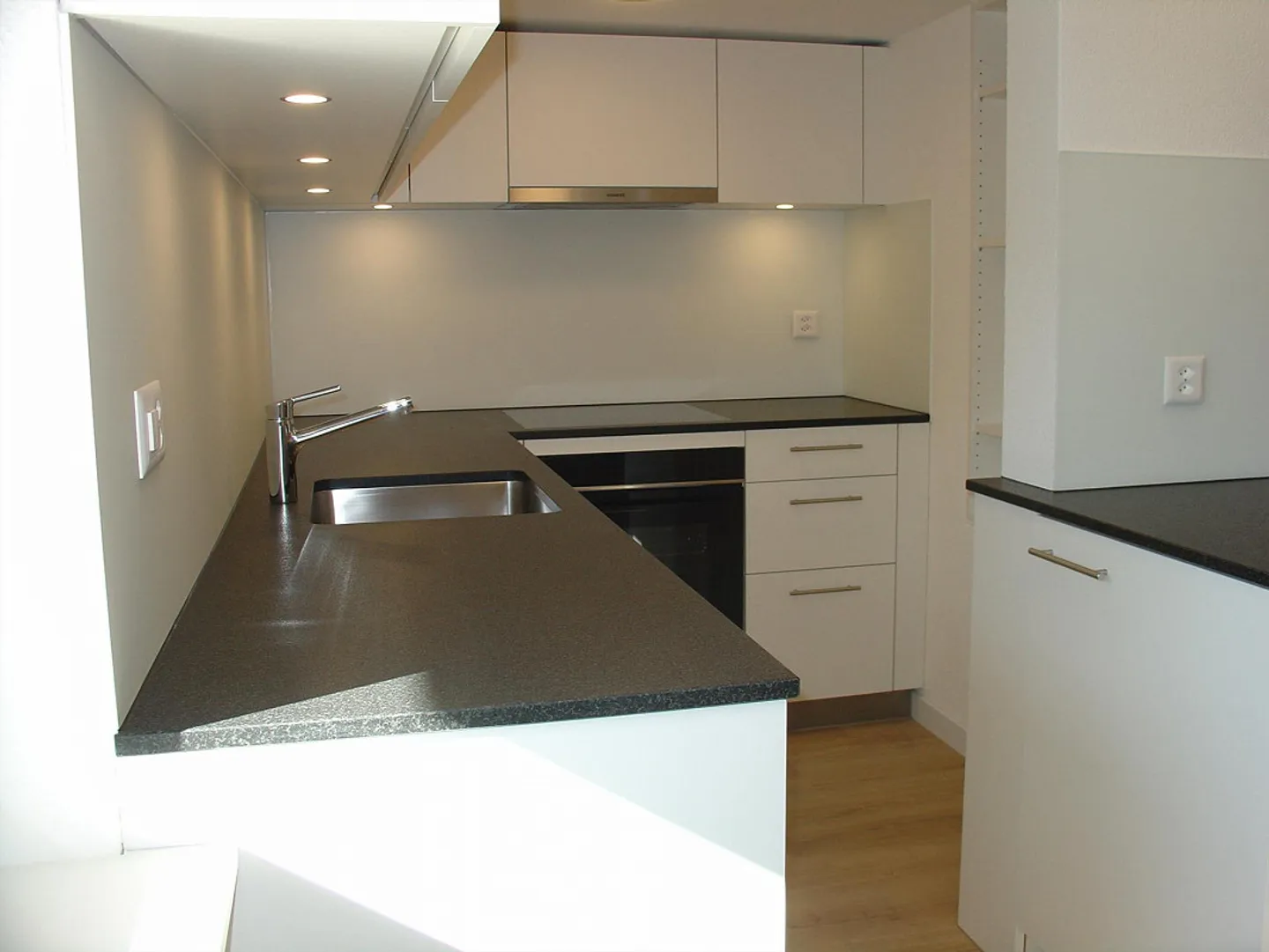 Completely renovated 2 1/2 - room apartment in Küssnacht am Rigi - Photo 3 of 11