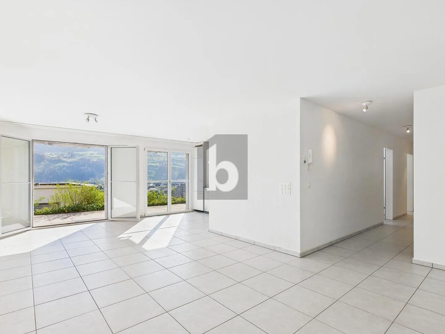 CENTRAL DANS UN ENDROIT CALME - Photo 1 sur 6