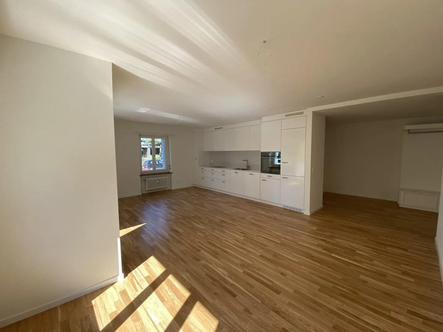 Beautiful, bright and renovated 2.5-room apartment on the ground floor - Photo 5 of 10