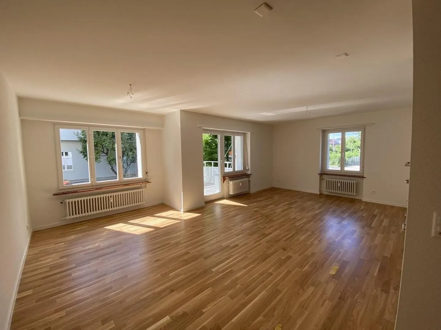 Beautiful, bright and renovated 2.5-room apartment on the ground floor - Photo 6 of 10