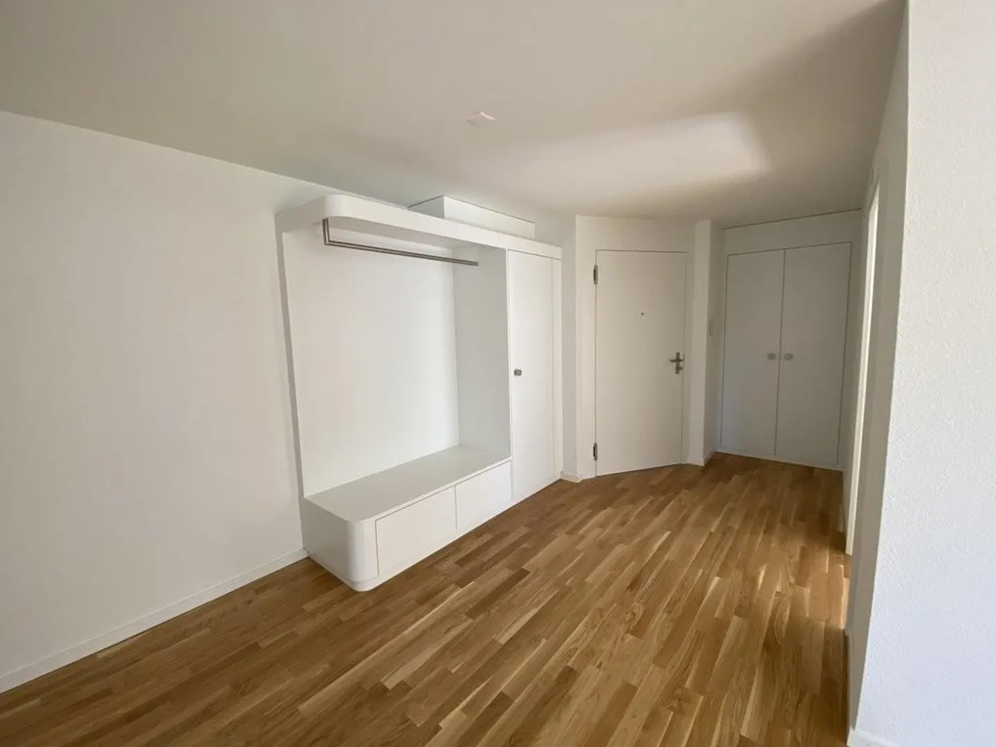 Beautiful, bright and renovated 2.5-room apartment on the ground floor - Photo 8 of 10