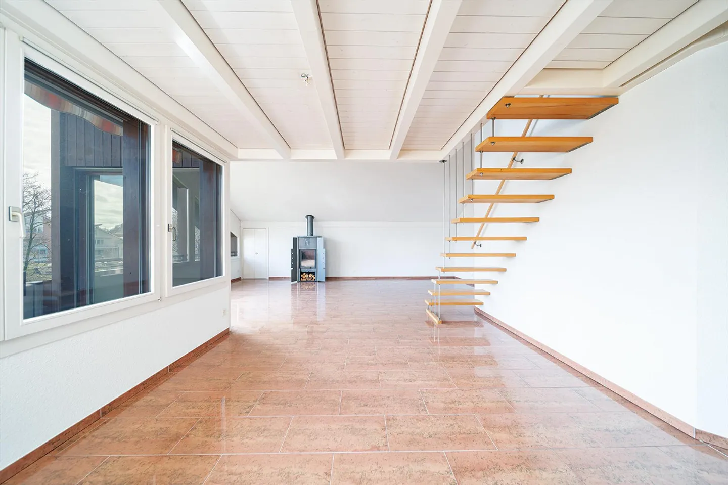 4.5-Room Penthouse Apartment - Photo 2 of 4