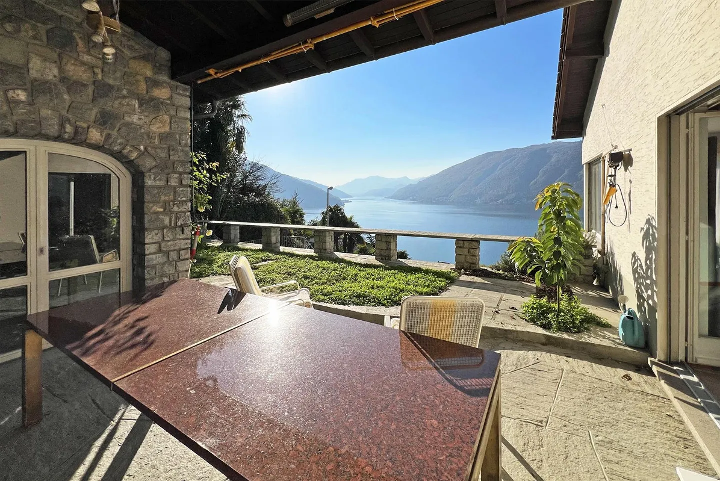 Bezaubernde Villa 6.5 LOC. Seeblick mit Pool in Bissone - Foto 1 von 11