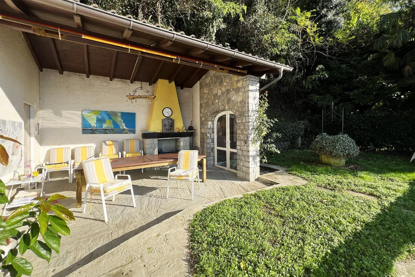 Bezaubernde Villa 6.5 LOC. Seeblick mit Pool in Bissone - Foto 5 von 11