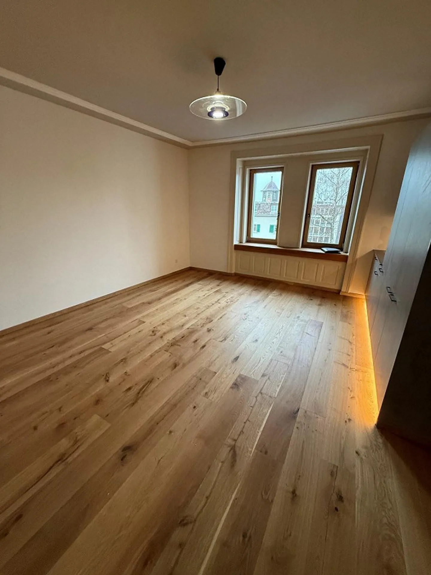 Practical furnished room in popular district 6 - Photo 2 of 5