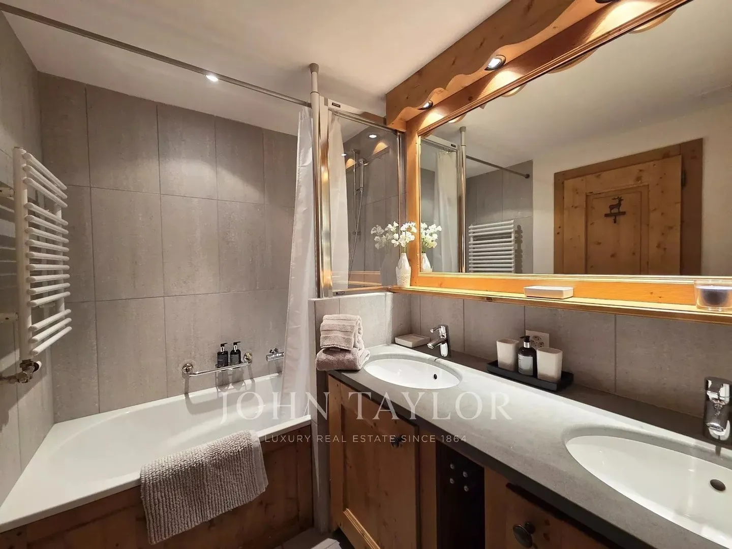 Superb recently renovated apartment 2 minutes from Médran (8 people) - Photo 7 of 12