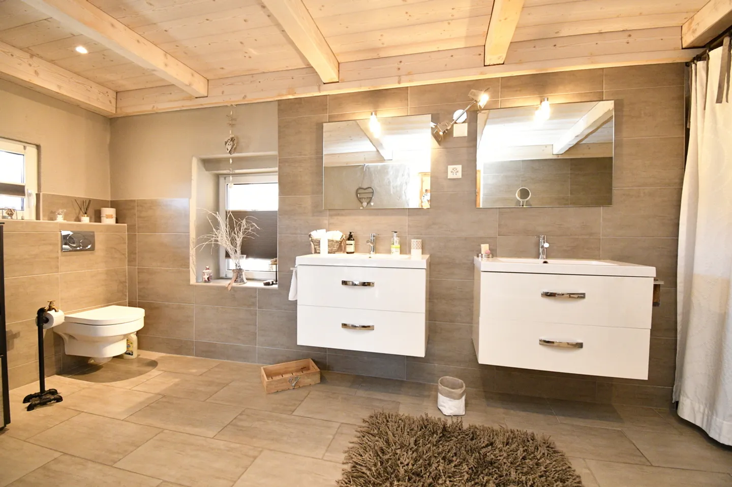 3.5 Room House - Photo 3 of 11