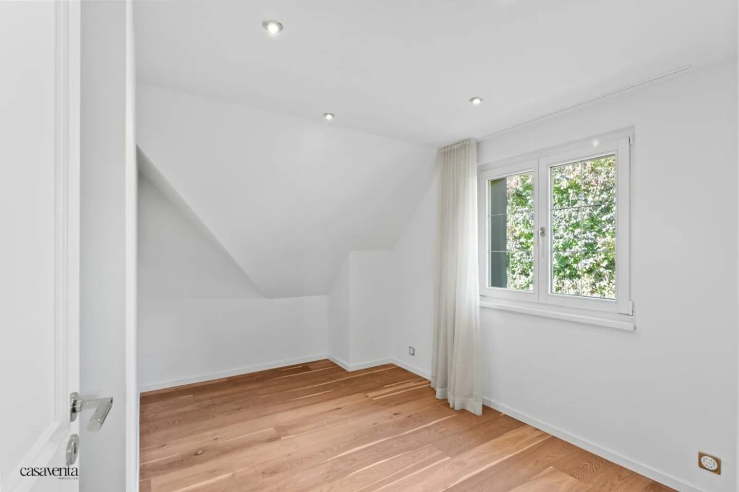 Harmony of Elegance and Security - Photo 19 of 31