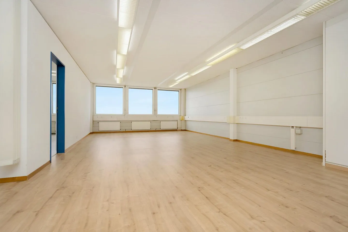 Office or commercial space - ready for occupancy - affordable - Photo 17 of 24