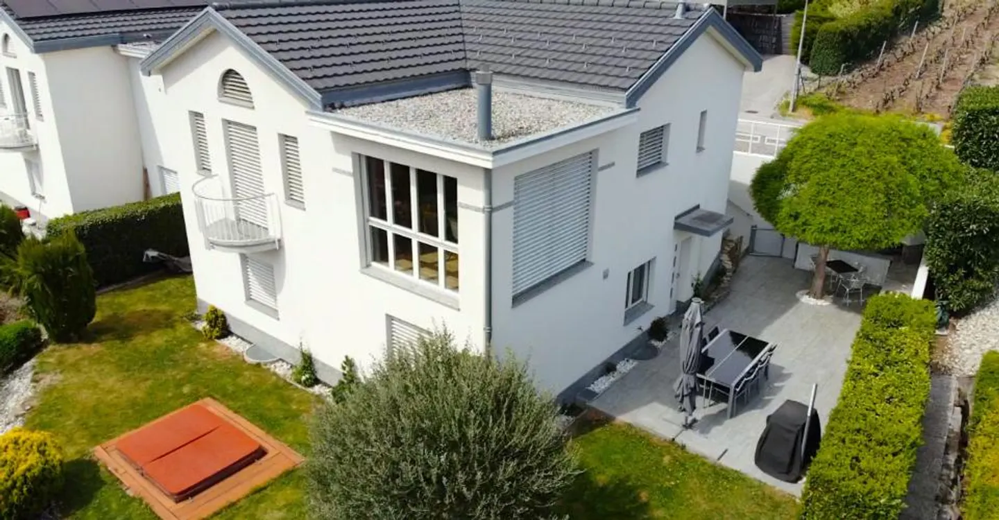 Esclusiva splendida villa bifamiliare di 5 stanze a Corin - Foto 1 di 11
