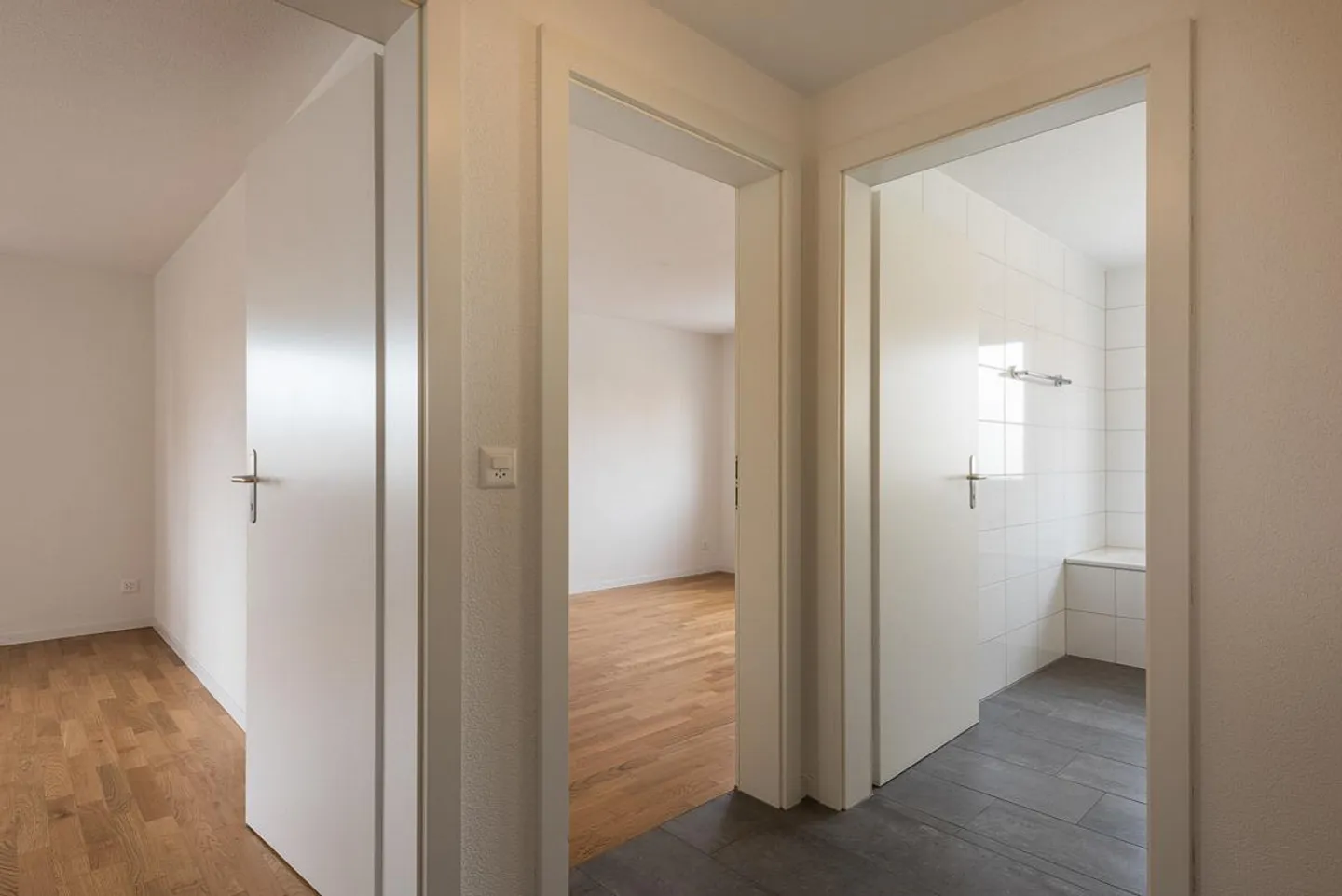 Attraktive 4.5 Zimmerwohnung in ruhiger Wohngegend - Foto 4 von 8