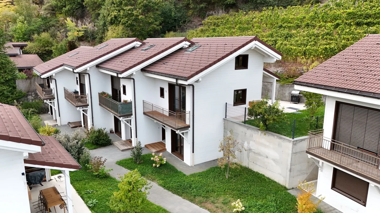 MAGNIFICENT SEMI-DETACHED VILLA 3 ROOMS ½ OF 110 M2 IN THE HEART OF THE VINES IN SAILLON - Photo 1 of 18