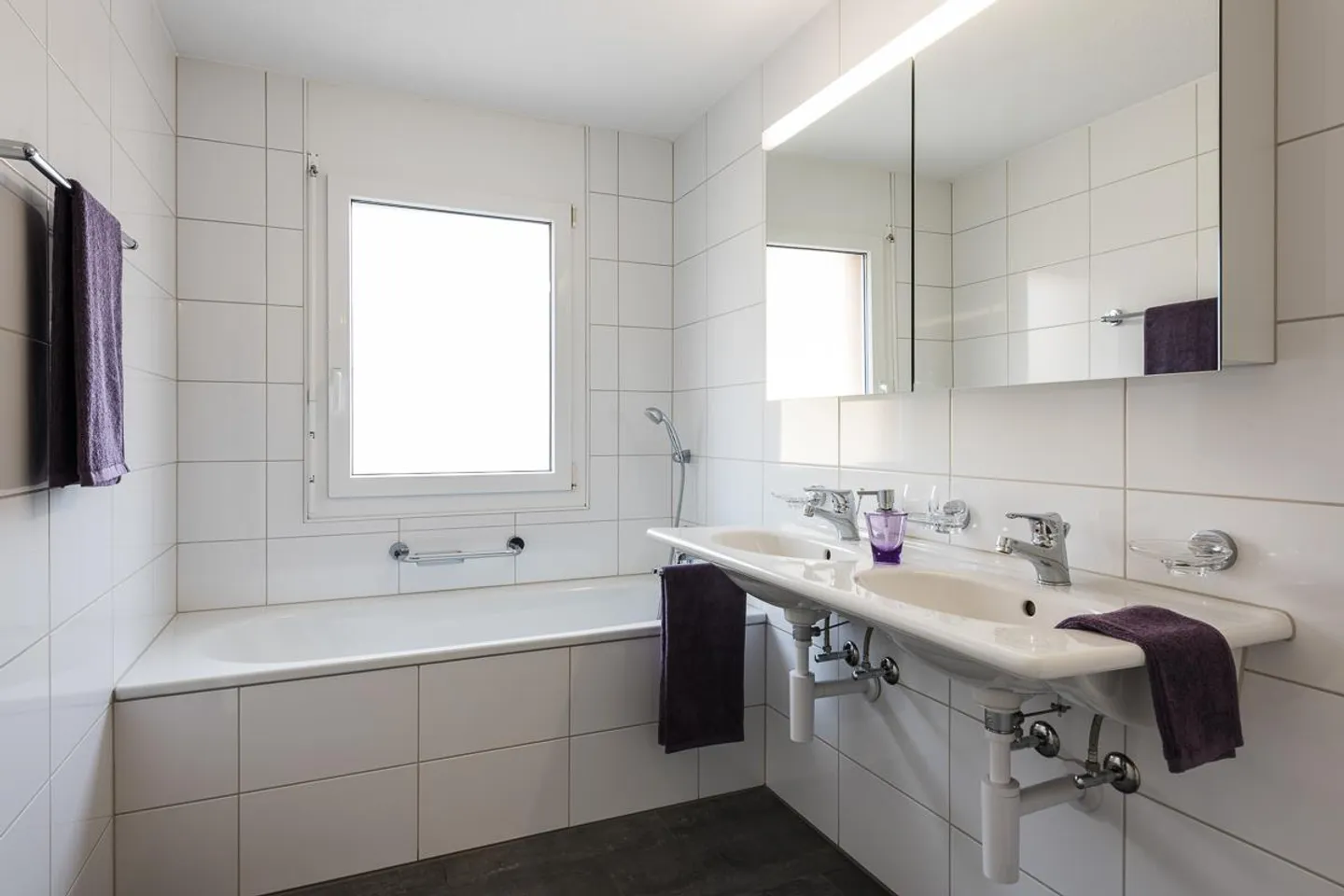 Attraktive 4.5 Zimmerwohnung in ruhiger Wohngegend - Foto 6 von 8